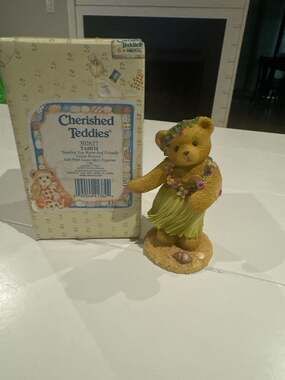 Cherished Teddies 302627 Leilani From Tahiti "Sending You Warm And Friendly Isla